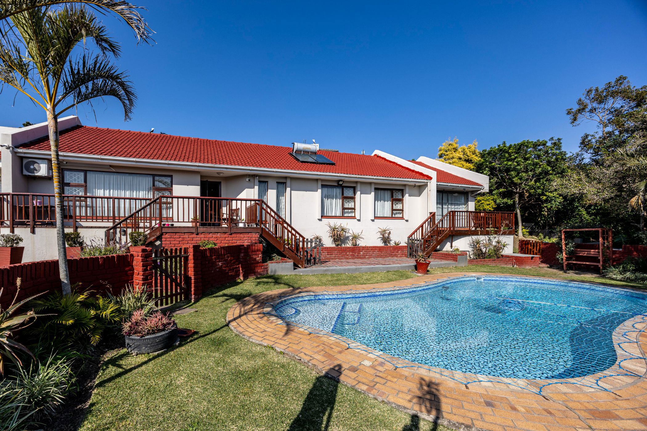 House to rent in Beacon Bay - 1EZ1724418