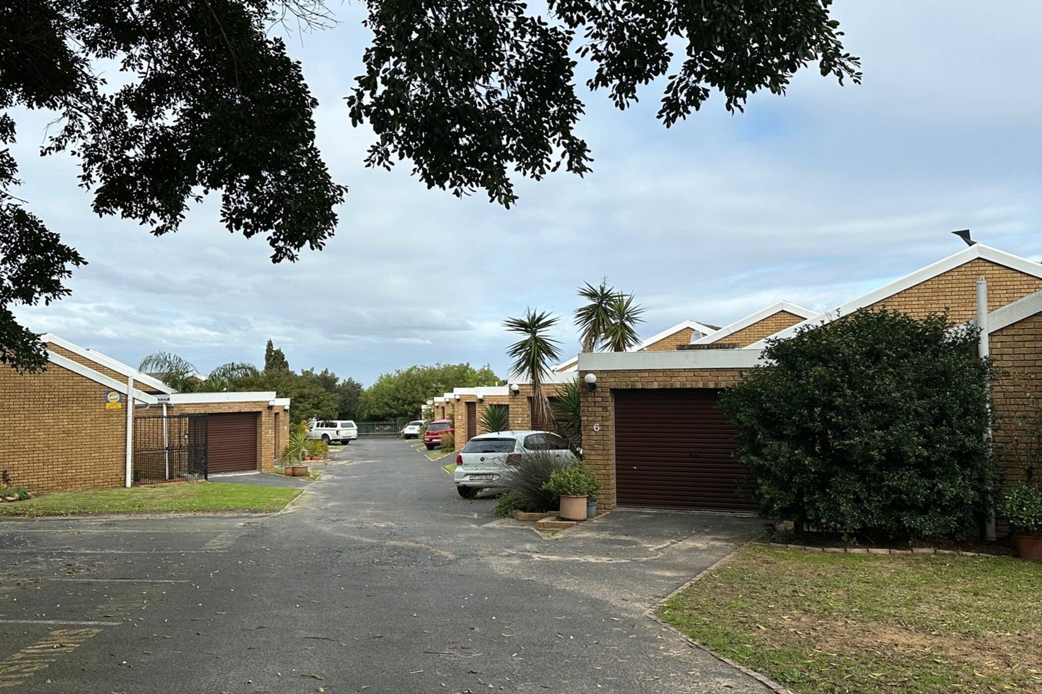 Security complex home let in Hoheizen - NSL1707100