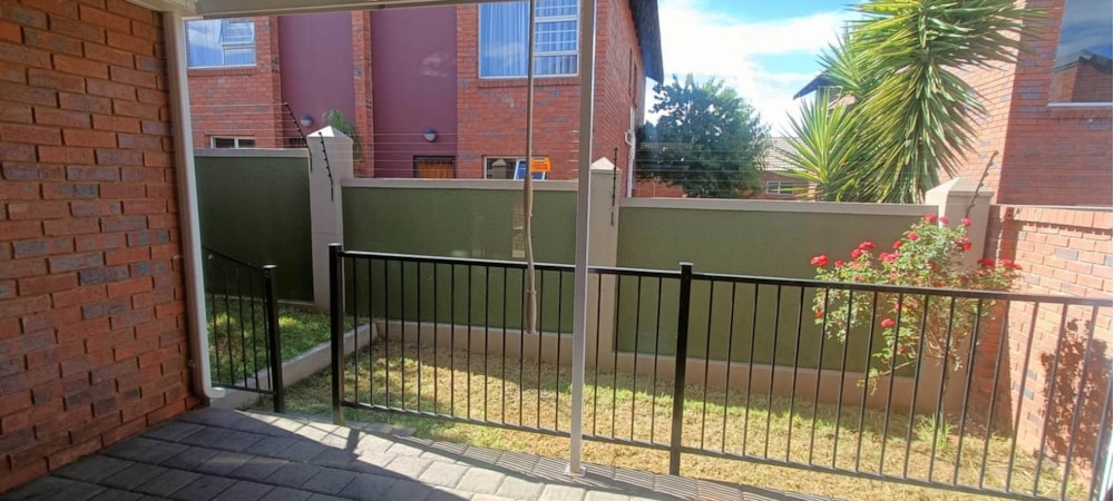 Townhouse to rent in Pentagon Park - 1BX1726069