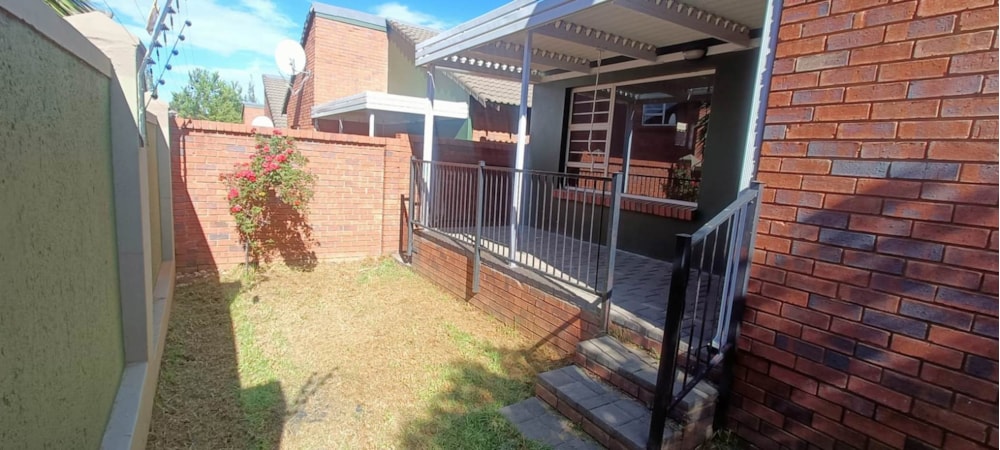 Townhouse to rent in Pentagon Park - 1BX1726069