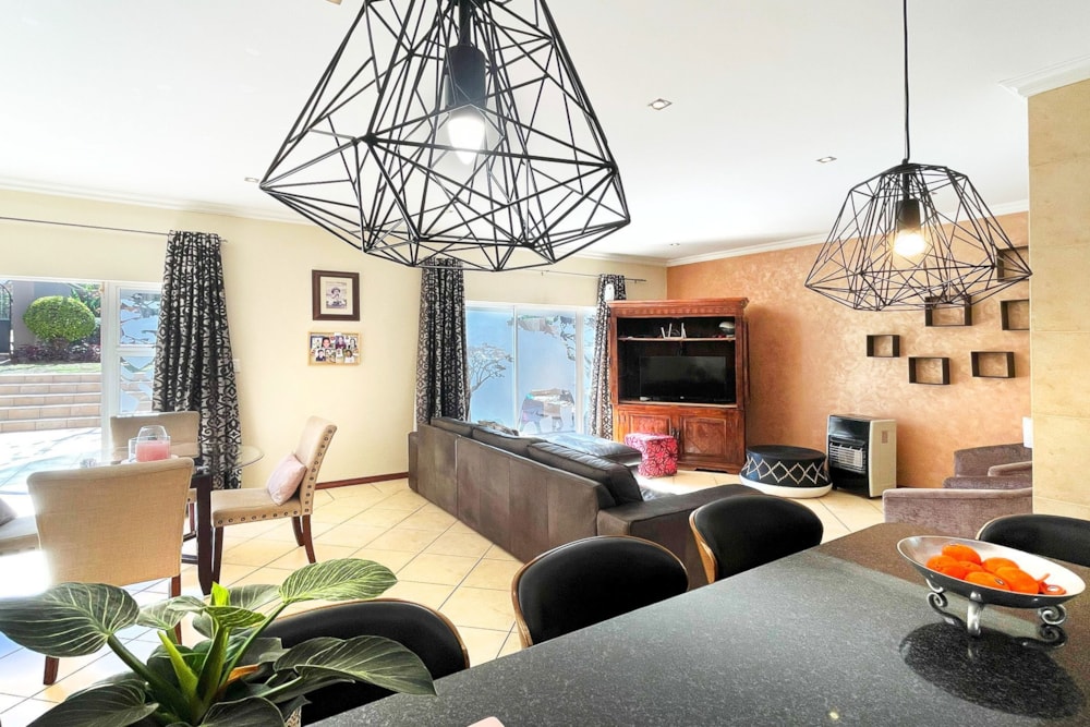 Double-storey house for sale in Kyalami Estates - MR1668546