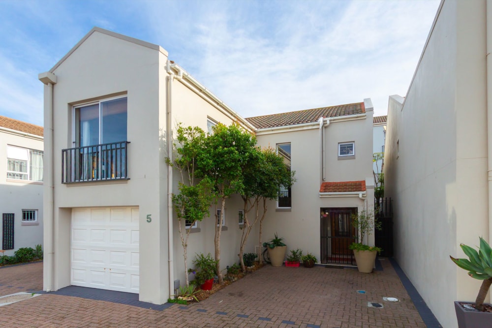 House let in West Beach, Blouberg - 1TV1677969