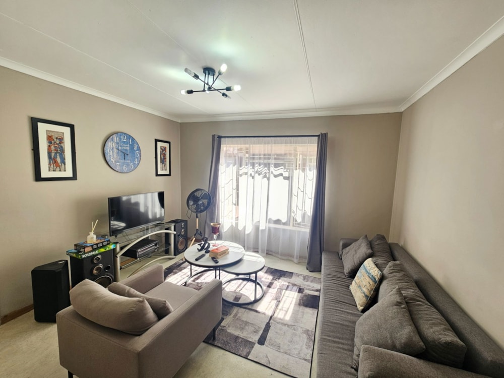 Townhouse for sale in Hutten Heights - 1NW1669855 Townhouse for sale in Hutten Heights - 1NW1669855