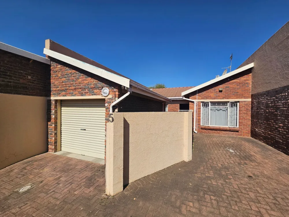 Townhouse for sale in Hutten Heights - 1NW1669855 Townhouse for sale in Hutten Heights - 1NW1669855