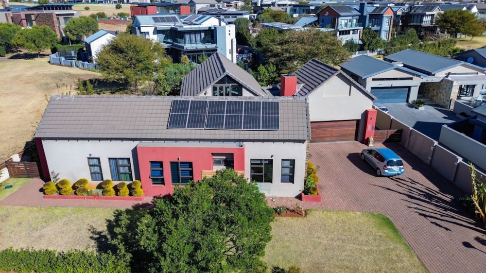 House for sale in Copperleaf - 1CU1668394