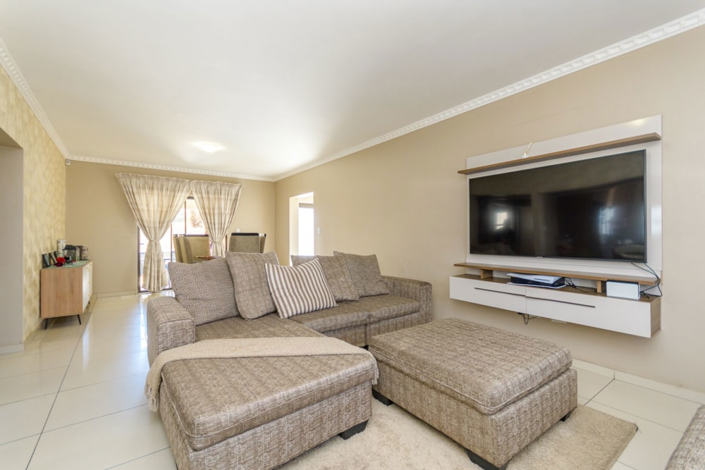 House sold in The Stewards - EN1710480