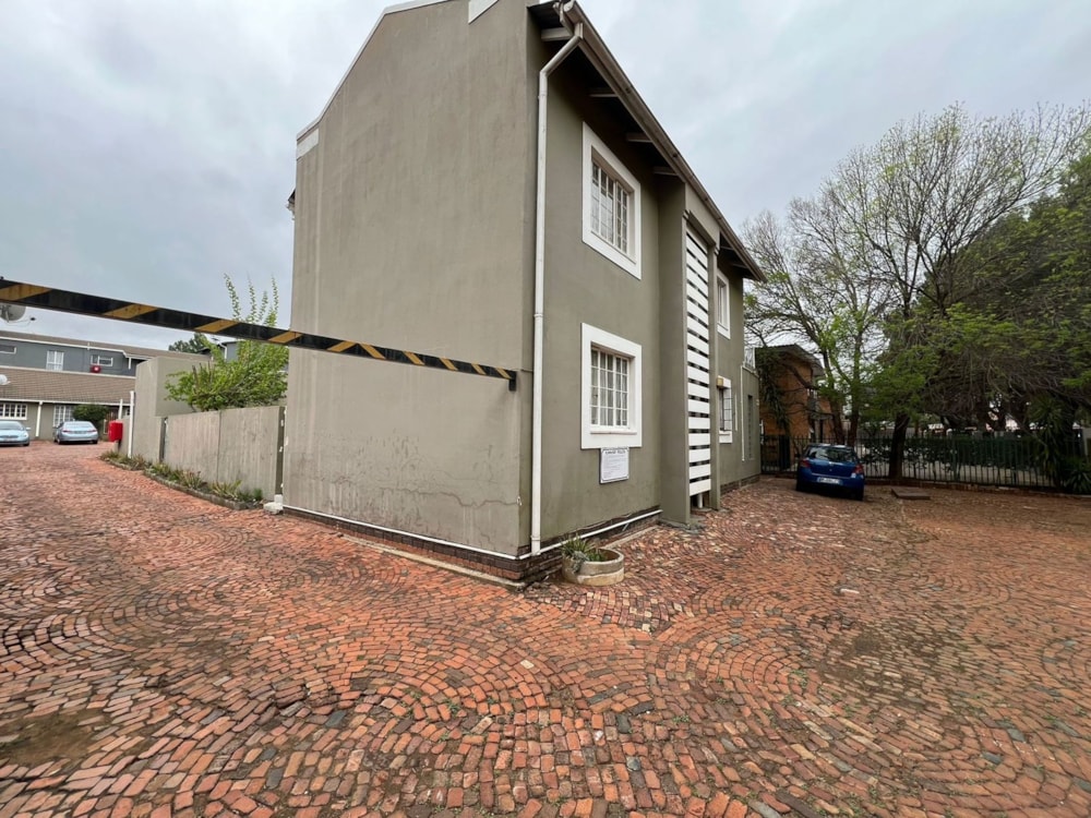 Townhouse for sale in Westdene, Bloemfontein - 1BX1675143