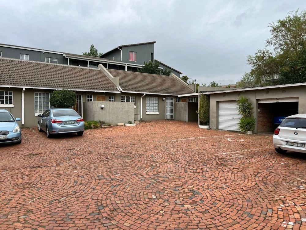 Townhouse for sale in Westdene, Bloemfontein - 1BX1675143