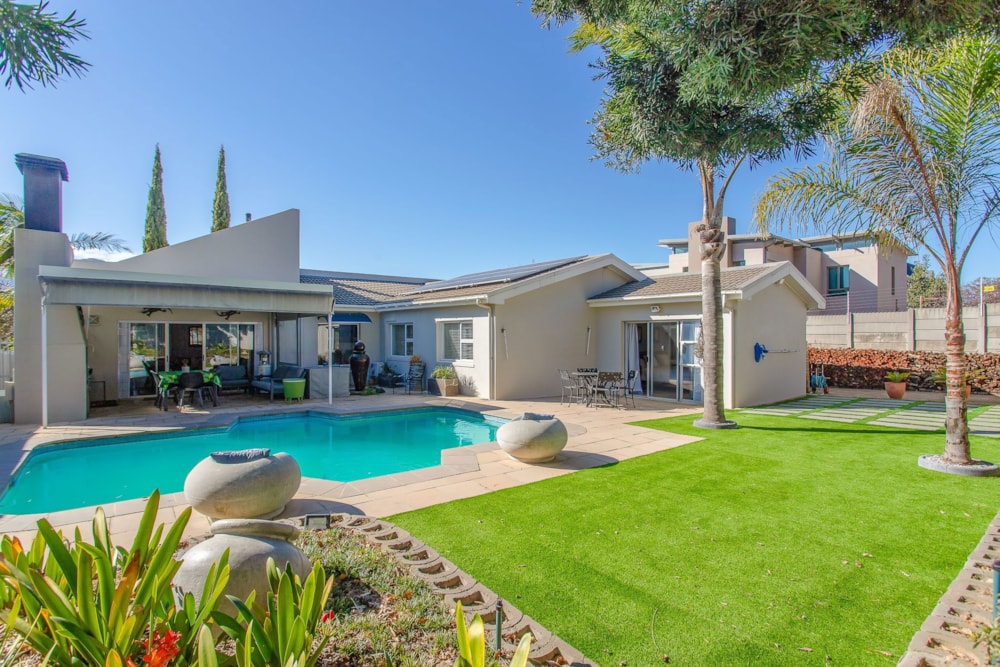 Single-storey house sold in Paarl South - TK1672681 Single-storey house sold in Paarl South - TK1672681