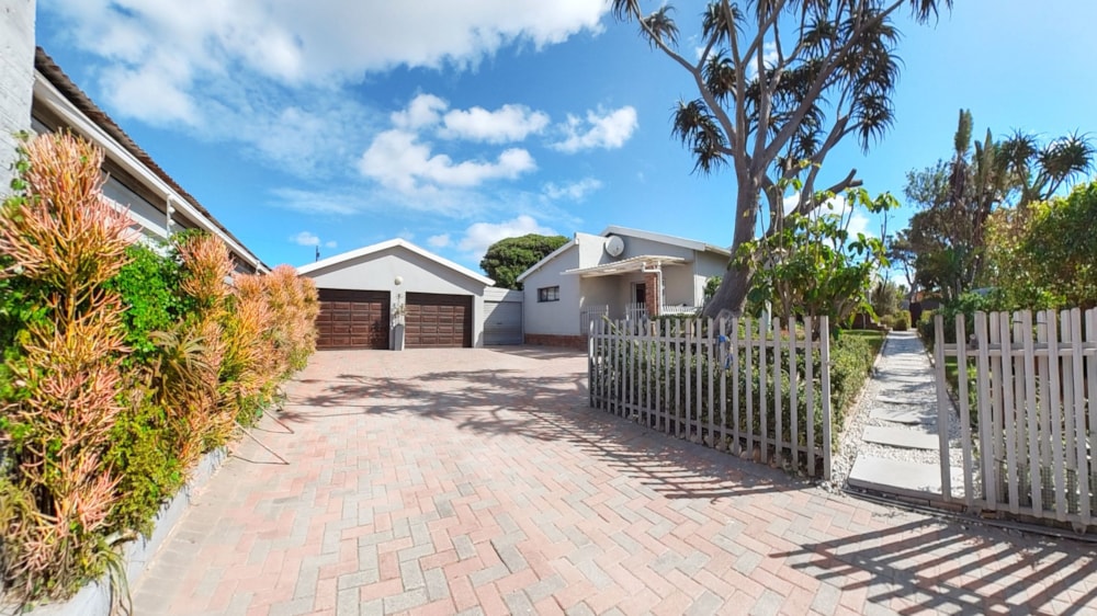 House for sale in Bluewater Bay, Port Elizabeth, Gqeberha - 1PLZ1725869