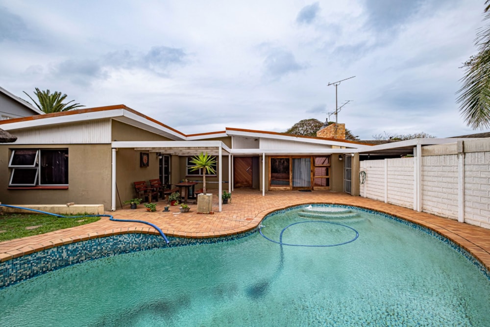 House for sale in Bluewater Bay, Port Elizabeth, Gqeberha - 1PLZ1723397 House for sale in Bluewater Bay, Port Elizabeth, Gqeberha - 1PLZ1723397