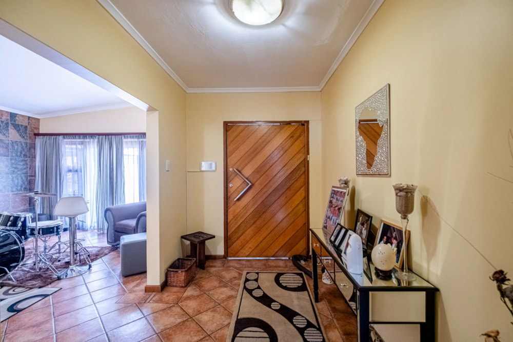 House for sale in Bluewater Bay, Port Elizabeth, Gqeberha - 1PLZ1723397 House for sale in Bluewater Bay, Port Elizabeth, Gqeberha - 1PLZ1723397