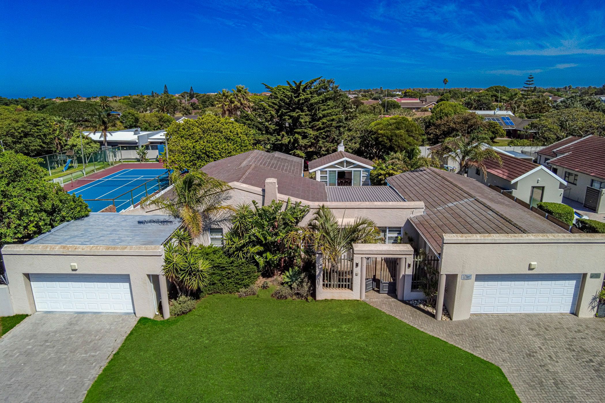 House sold in Summerstrand - 1PLZ1651986