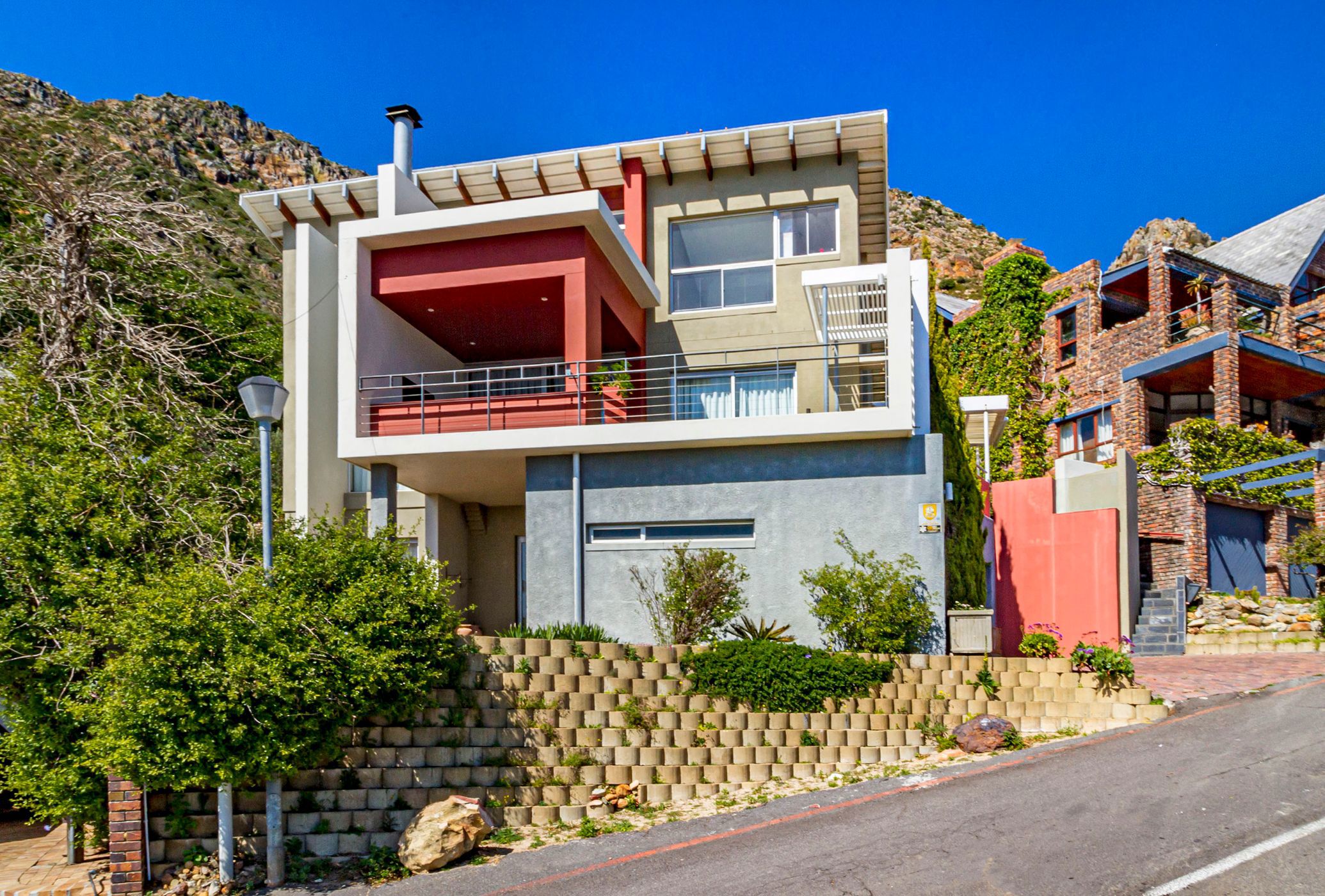 House sold in Mountainside - SW1673426