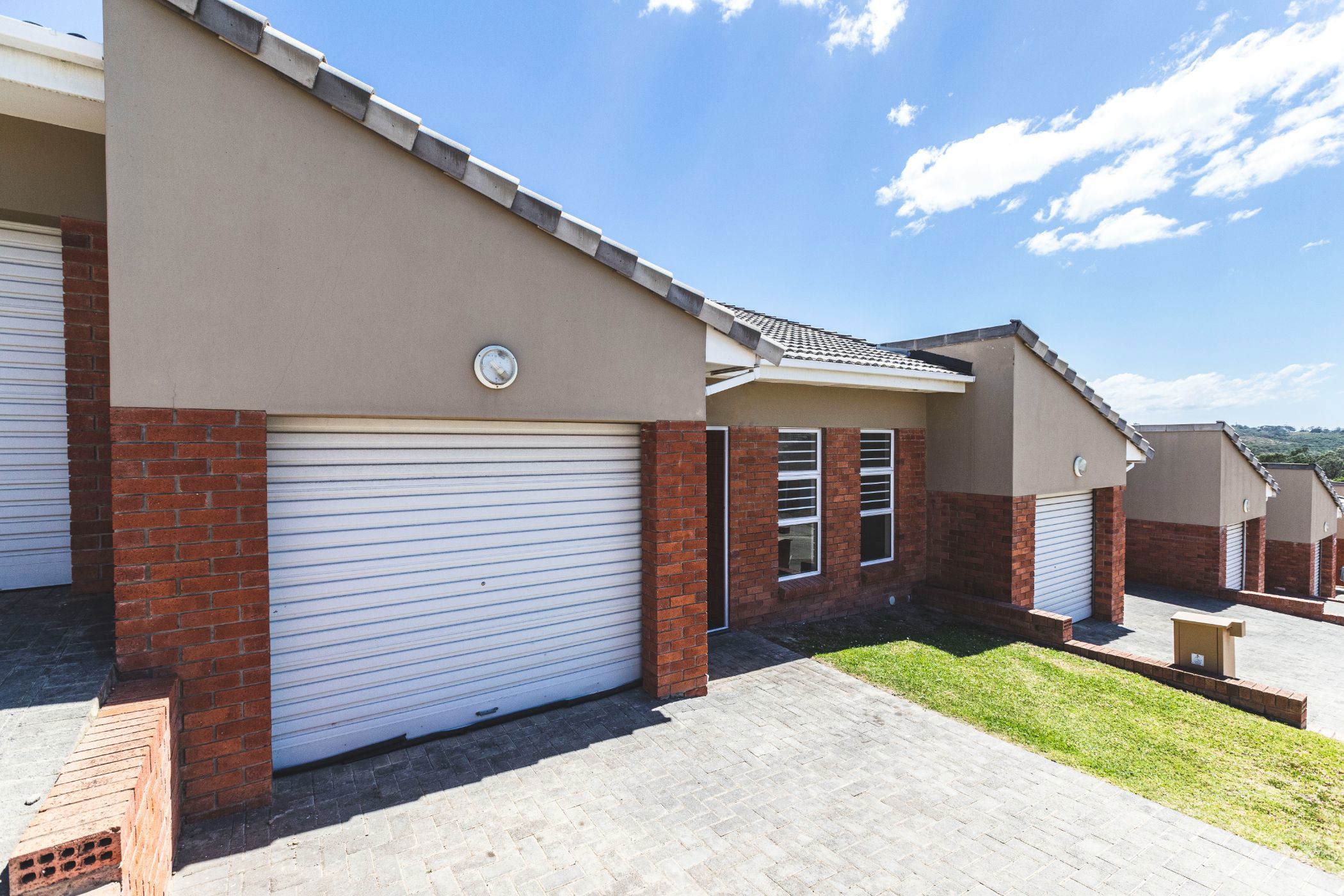 Townhouse sold in Beacon Bay - 1EZ1671935