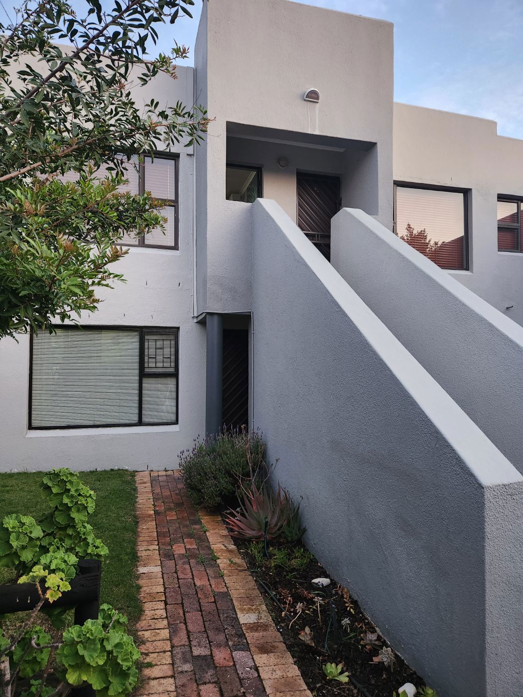 Apartment sold in Panorama, Parow - 1PLA1675274