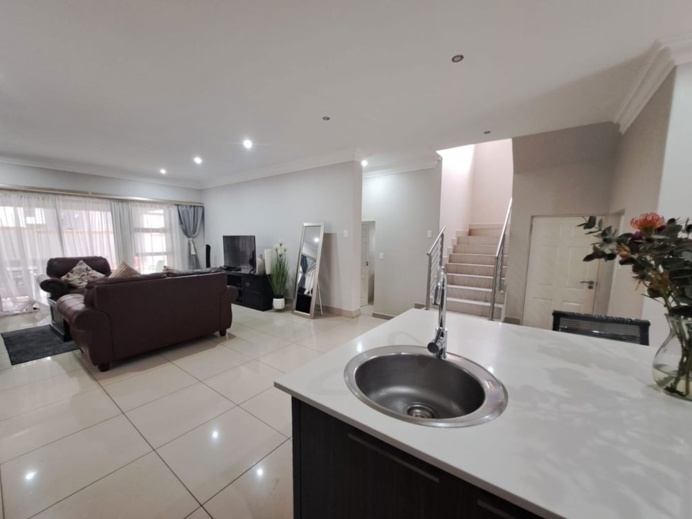 Townhouse for sale in Wild Olive Estate - 1BX1674186 Townhouse for sale in Wild Olive Estate - 1BX1674186