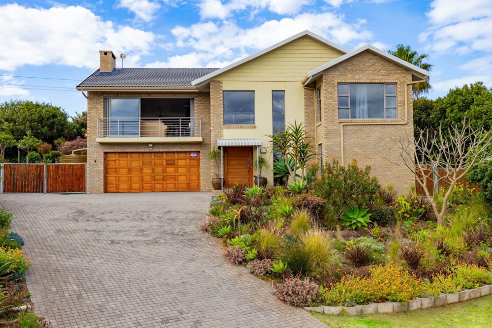 Double-storey house for sale in Hersham - 1MB1674343 Double-storey house for sale in Hersham - 1MB1674343