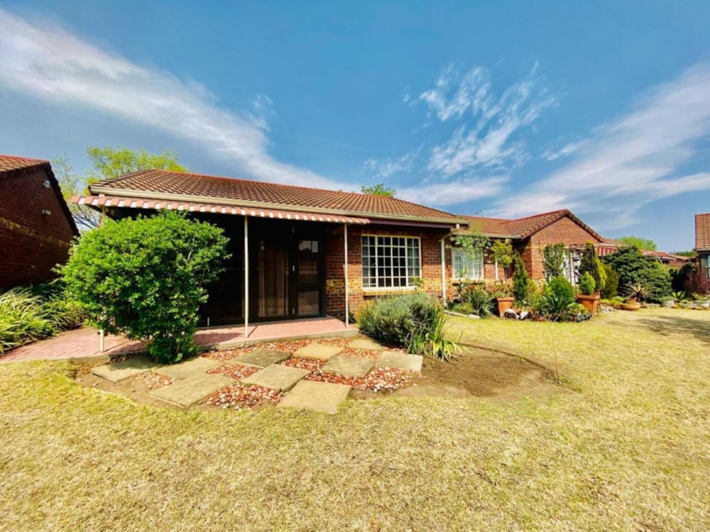 Garden retirement home for sale in Newcastle - 1NW1673529