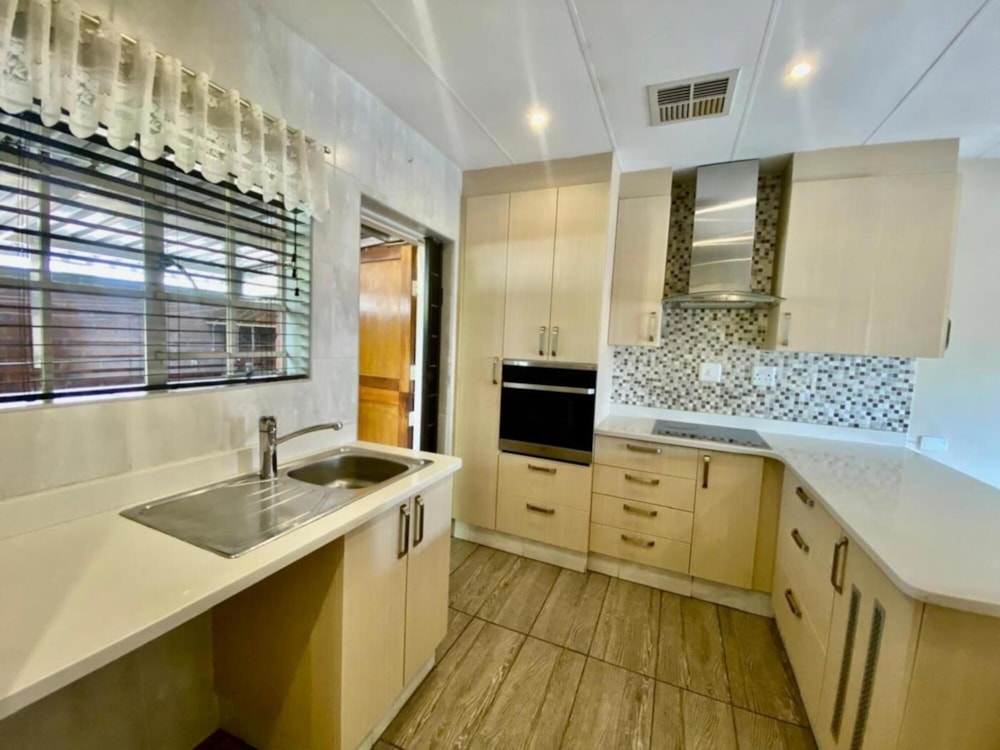 Garden retirement home for sale in Newcastle - 1NW1673529