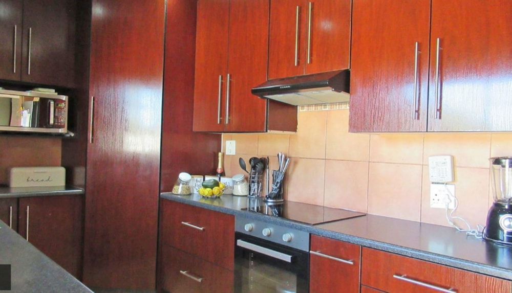 House for sale in Brackendowns - 1AB1672952