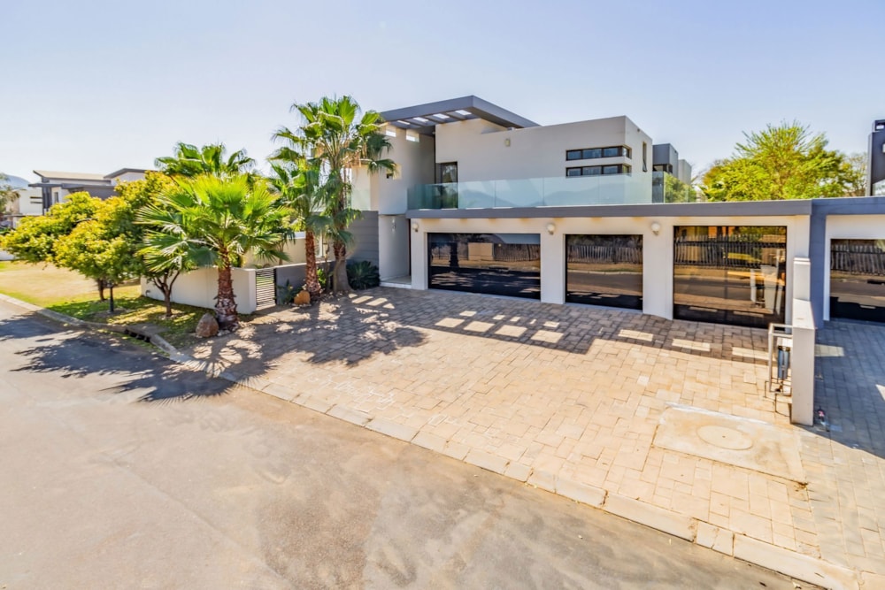 Double-storey house for sale in The Islands Estate - 1HR1673281 Double-storey house for sale in The Islands Estate - 1HR1673281