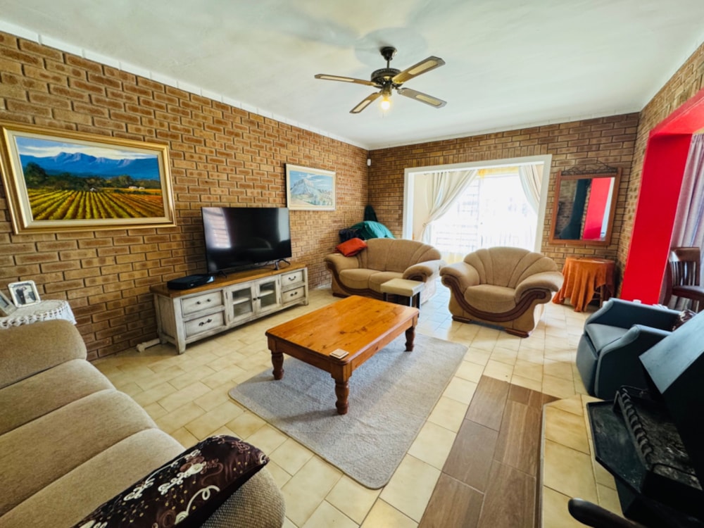 Double-storey house for sale in Kleinmond - KN1665905 Double-storey house for sale in Kleinmond - KN1665905