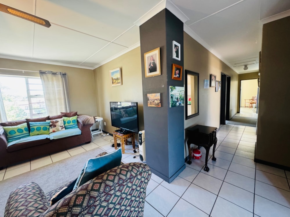 Double-storey house for sale in Kleinmond - KN1665905 Double-storey house for sale in Kleinmond - KN1665905