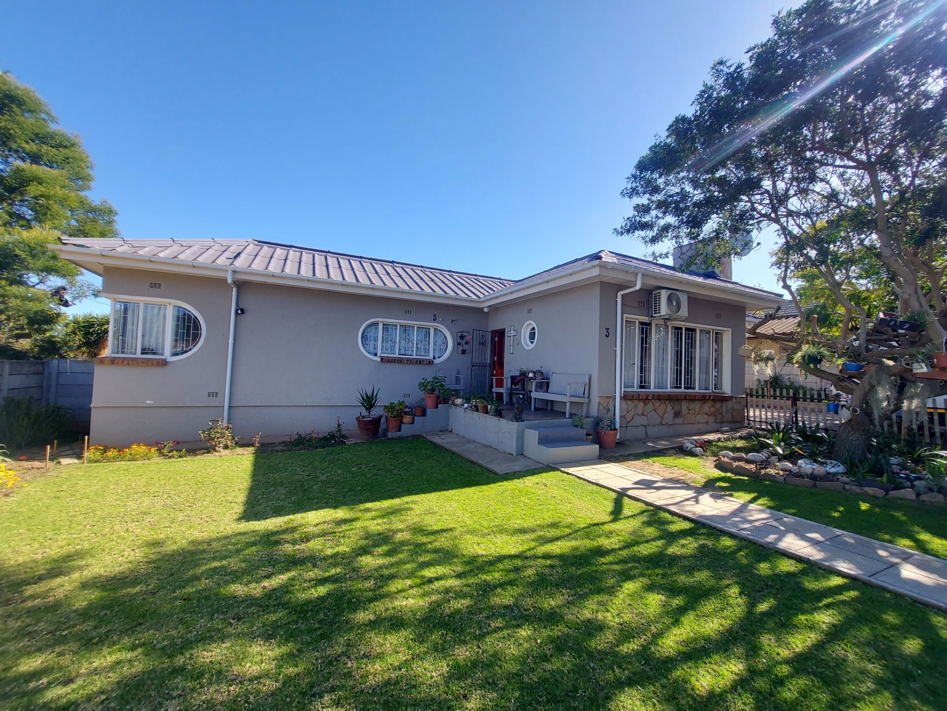 House for sale in Ashton - ROB1672278