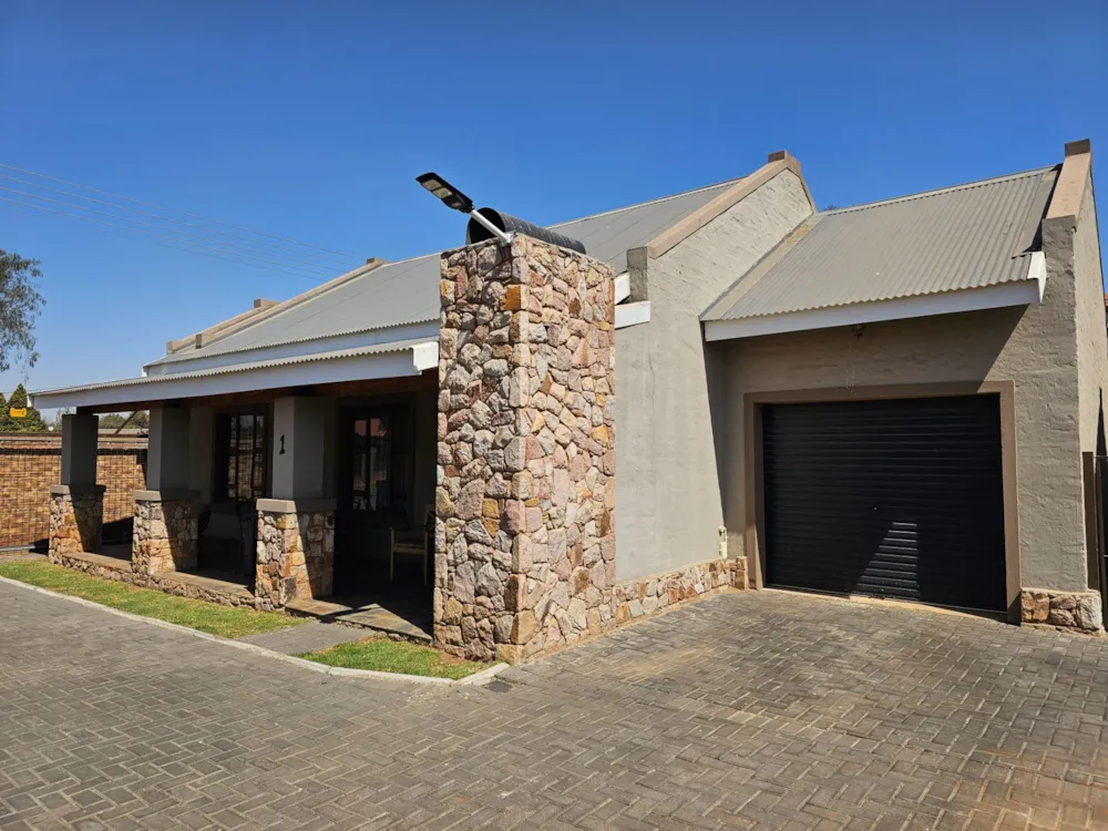 Townhouse let in Heidelberg, Gauteng - 1SP1726170 Townhouse let in Heidelberg, Gauteng - 1SP1726170