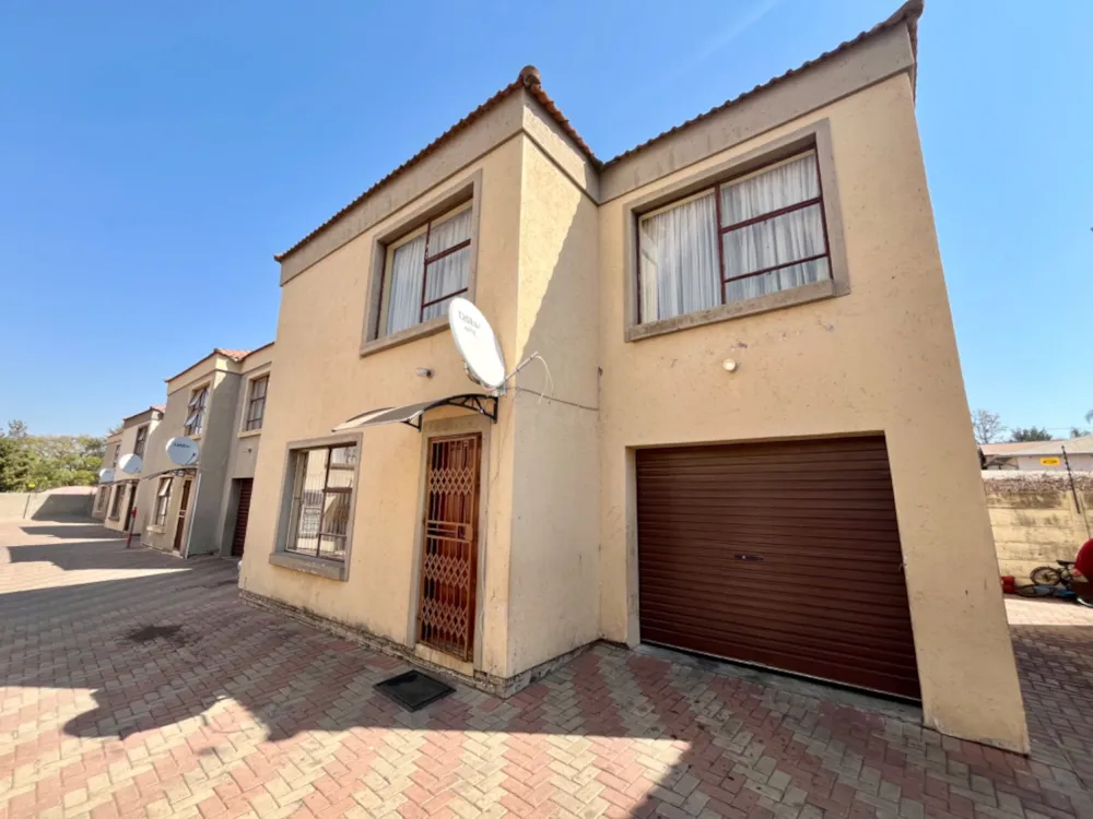 Townhouse let in Polokwane Central - 1PS1720349