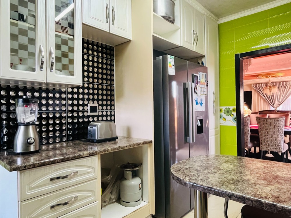 House for sale in Sebokeng Zone 17 - 1VT1672576 House for sale in Sebokeng Zone 17 - 1VT1672576