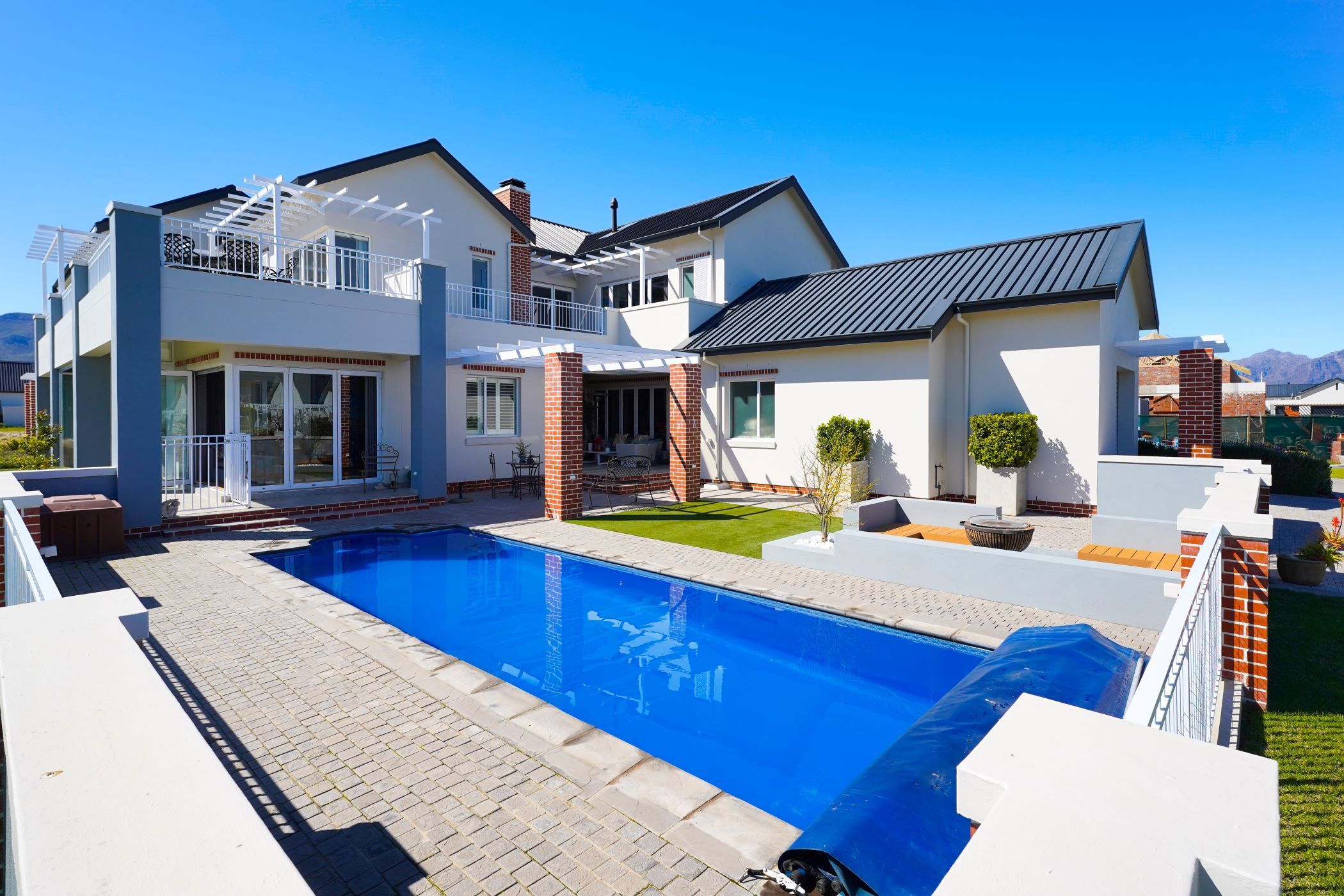 Security estate home for sale in Val de Vie Estate - VLV1670888