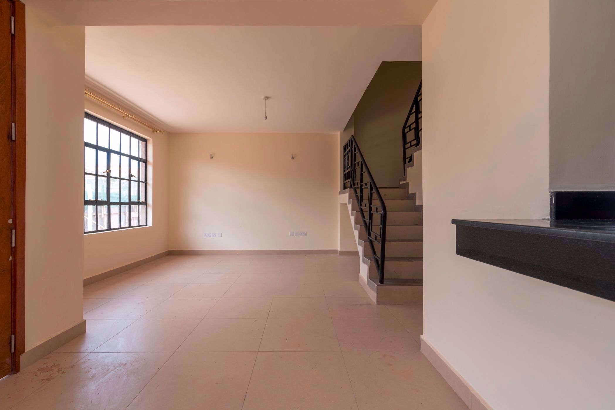 Townhouse for sale in Embakasi, Kenya - 3KE1620558