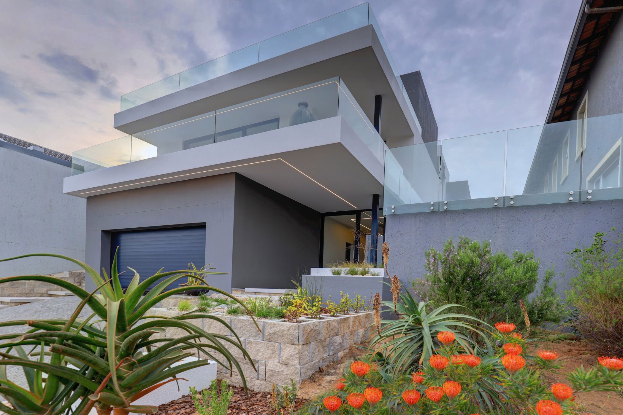 House for sale in Pinnacle Point Golf Estate - 1MB1672997