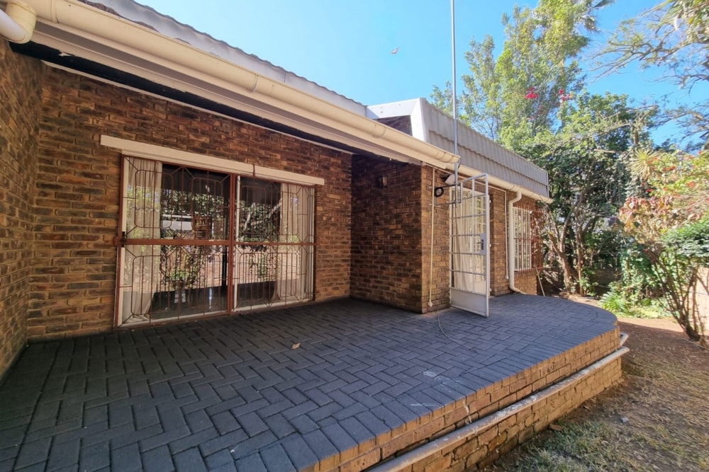 Townhouse sold in White River Ext 9 - 1WR1672526 Townhouse sold in White River Ext 9 - 1WR1672526