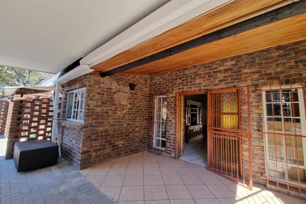 Townhouse sold in White River Ext 9 - 1WR1672526 Townhouse sold in White River Ext 9 - 1WR1672526