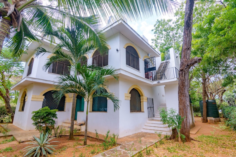 Beachfront villa for sale in Kilifi, Kenya - 3KE1664472