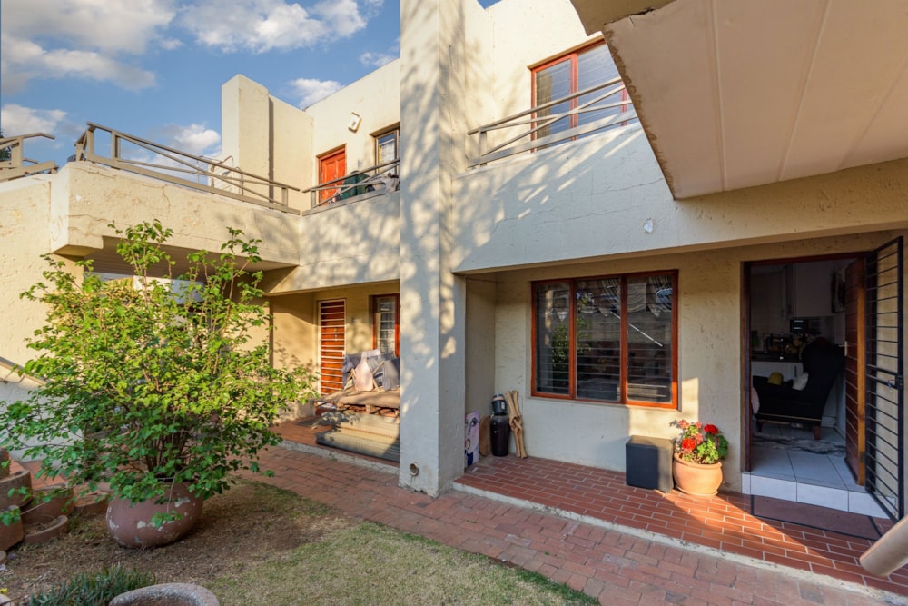 Townhouse for sale in Kew - BED1671600