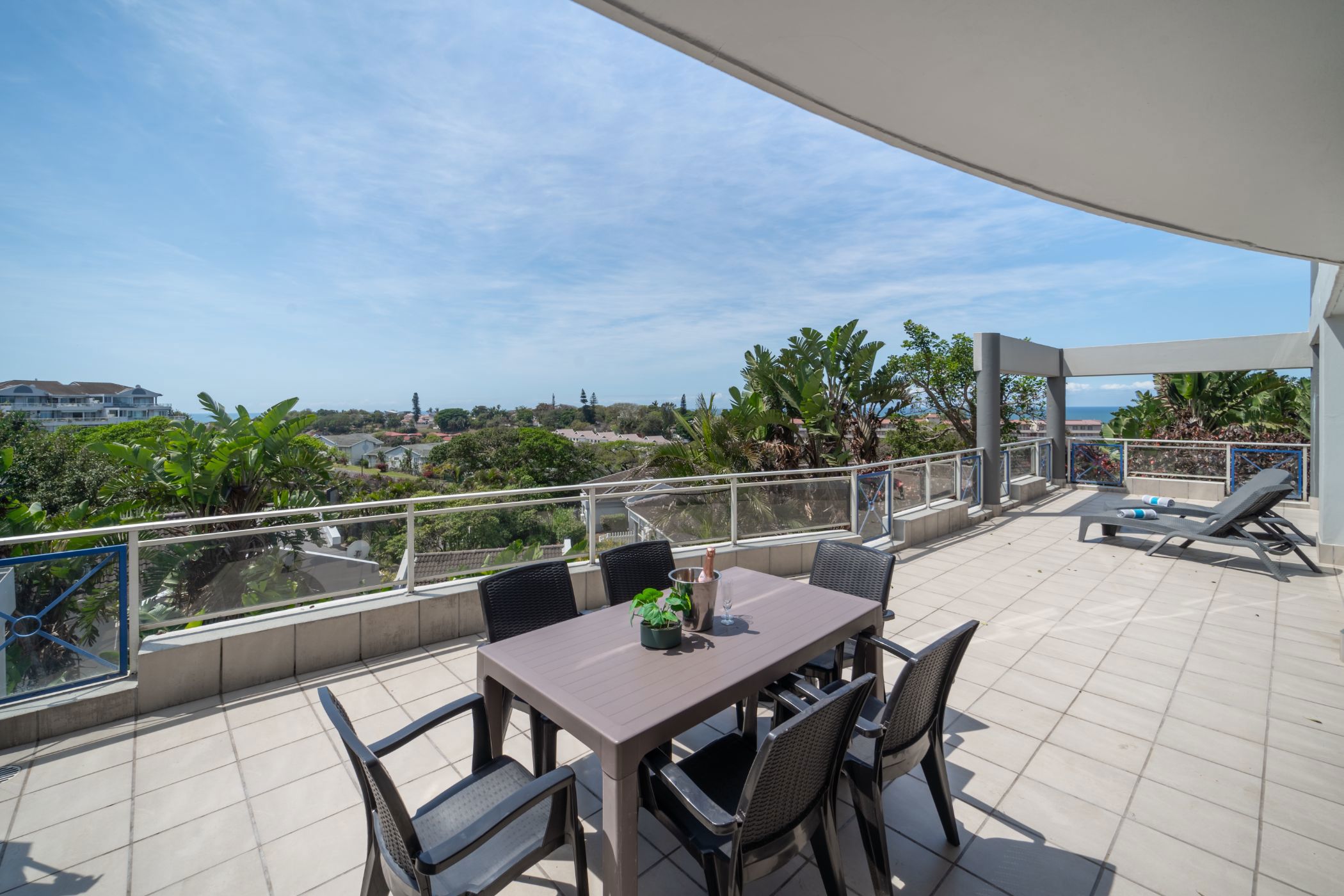 Apartment sold in Willard Beach - 1BD1675358