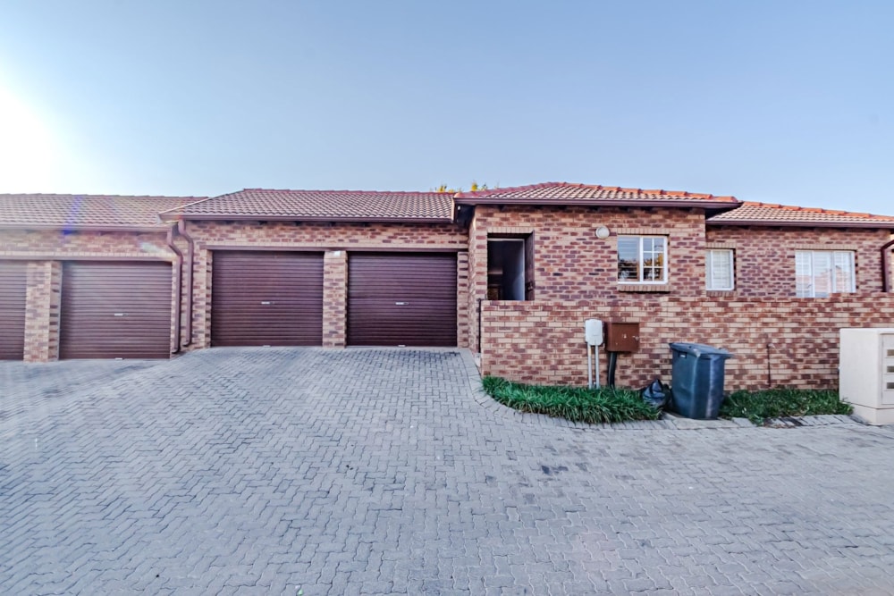 Townhouse for sale in Amberfield, Centurion - CN1672289 Townhouse for sale in Amberfield, Centurion - CN1672289