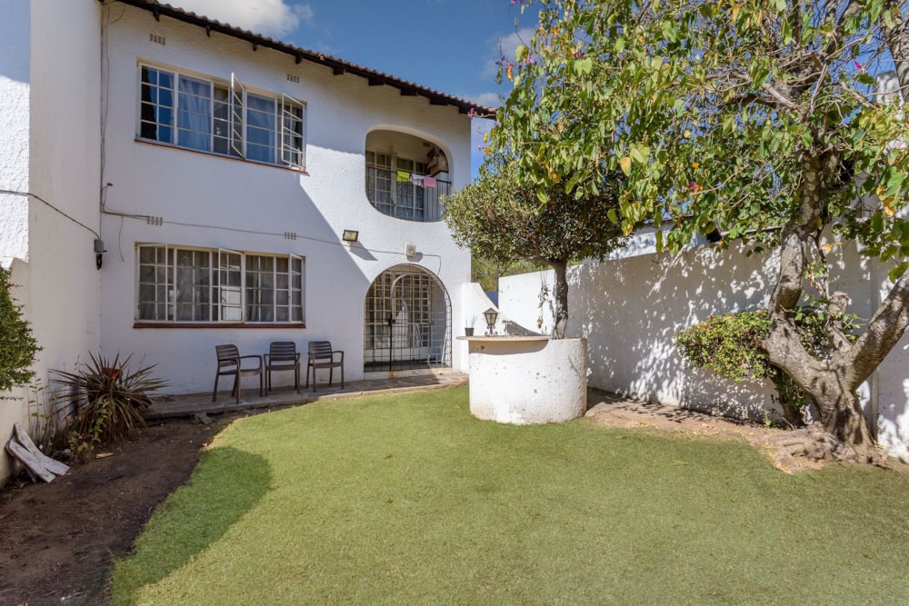 Townhouse for sale in Kew - BED1671569