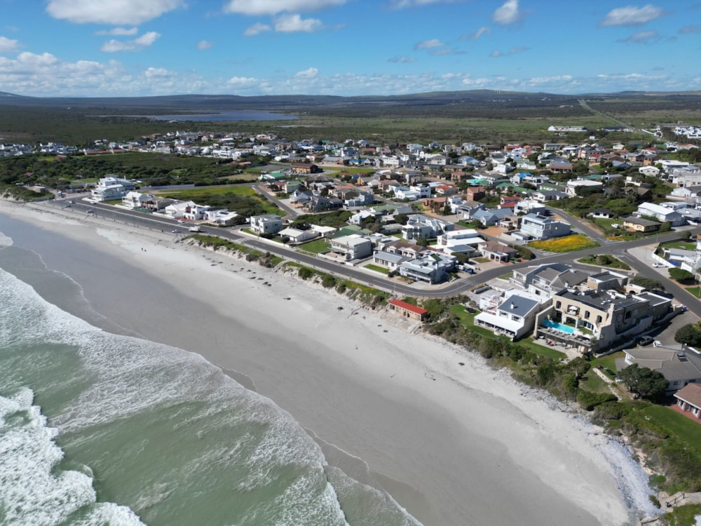 Beachfront villa for sale in Yzerfontein - LA1672104