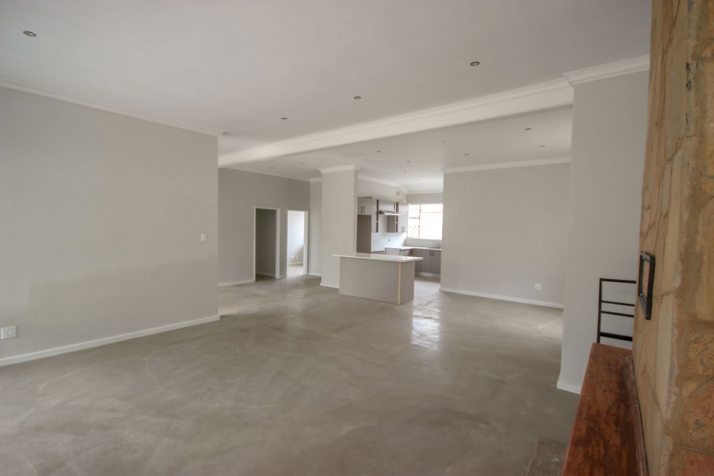 House for sale in Wesbank, Oudtshoorn - 1OU1702635 House for sale in Wesbank, Oudtshoorn - 1OU1702635