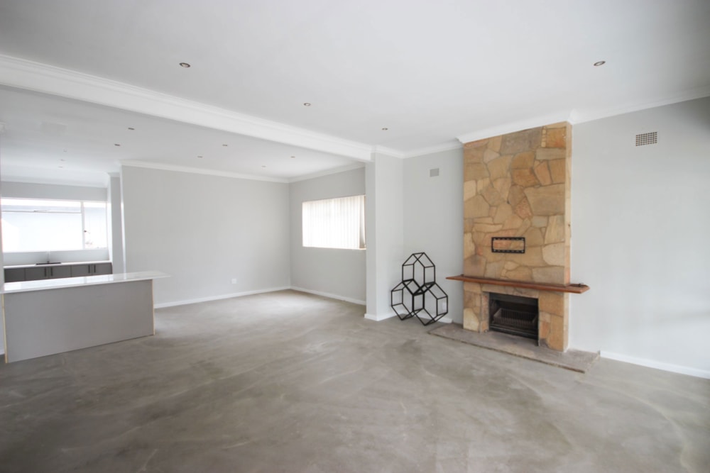 House for sale in Wesbank, Oudtshoorn - 1OU1702635 House for sale in Wesbank, Oudtshoorn - 1OU1702635