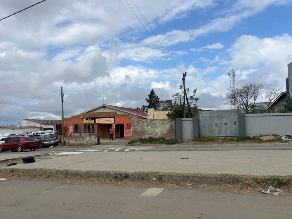 Commercial flats for sale in King Williams Town (Qonce) - 1MH1673395 Commercial flats for sale in King Williams Town (Qonce) - 1MH1673395