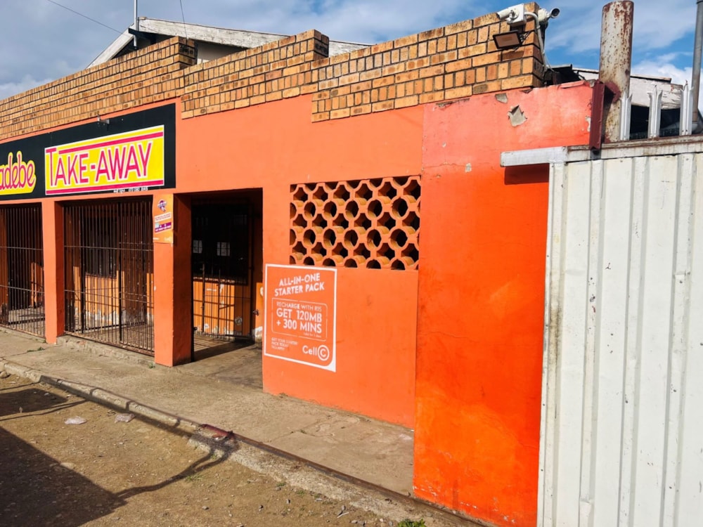 Commercial flats for sale in King Williams Town (Qonce) - 1MH1673395