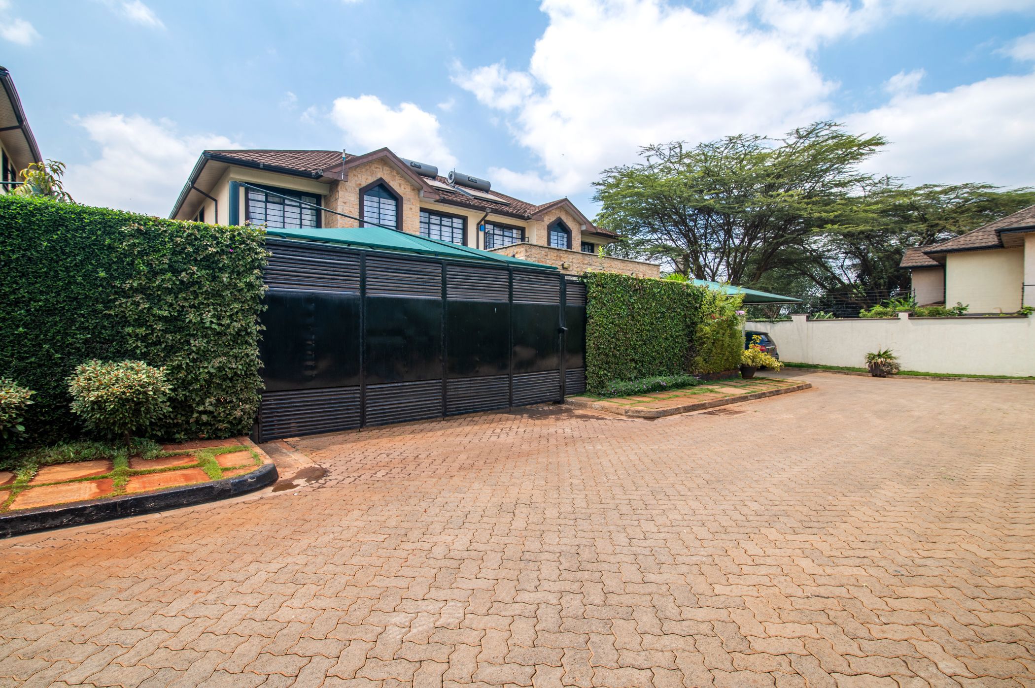 Townhouse sold in Kiambu Road, Kenya - 3KE1673917