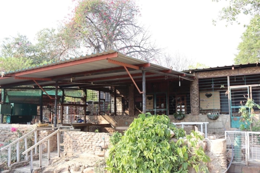 Beachfront villa for sale in Siavonga, Zambia - 3ZA1674320