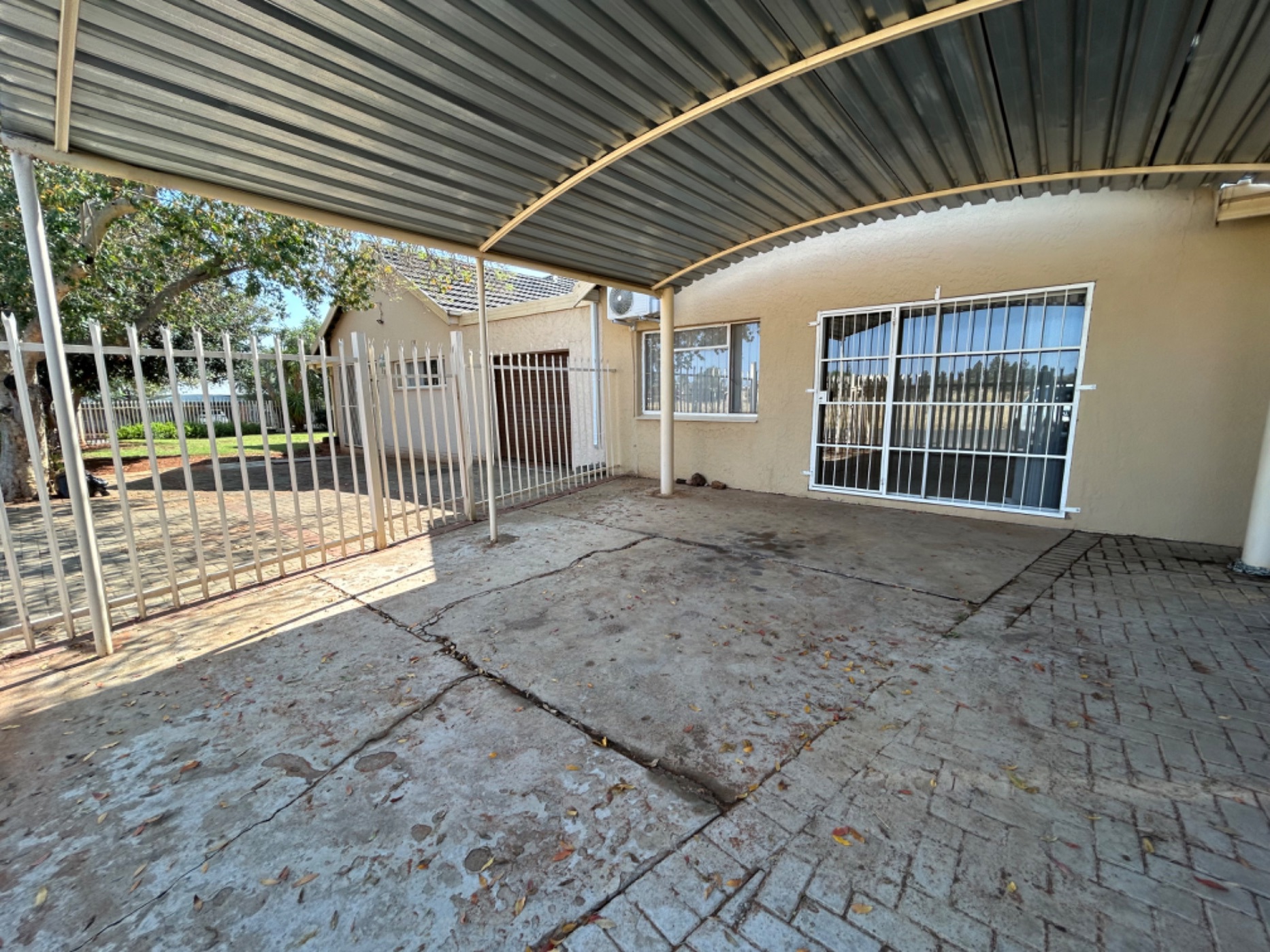 Apartment let in Hillcrest, Kimberley - 1KJ1698648